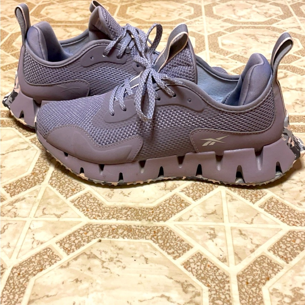 Reebok Zig Dynamica Size 8 GUC